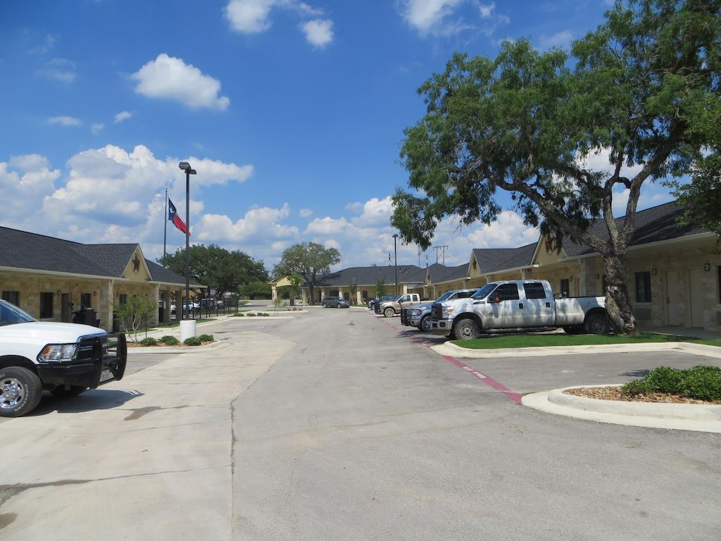 Hotel Texas Cuero Exterior photo