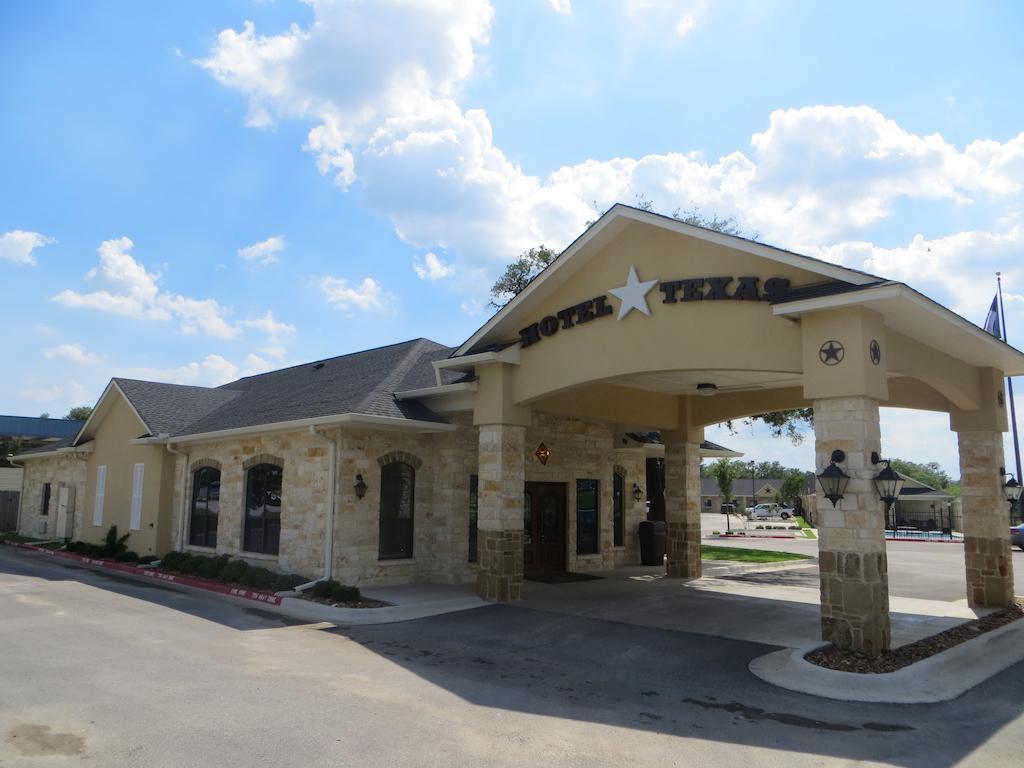 Hotel Texas Cuero Exterior photo